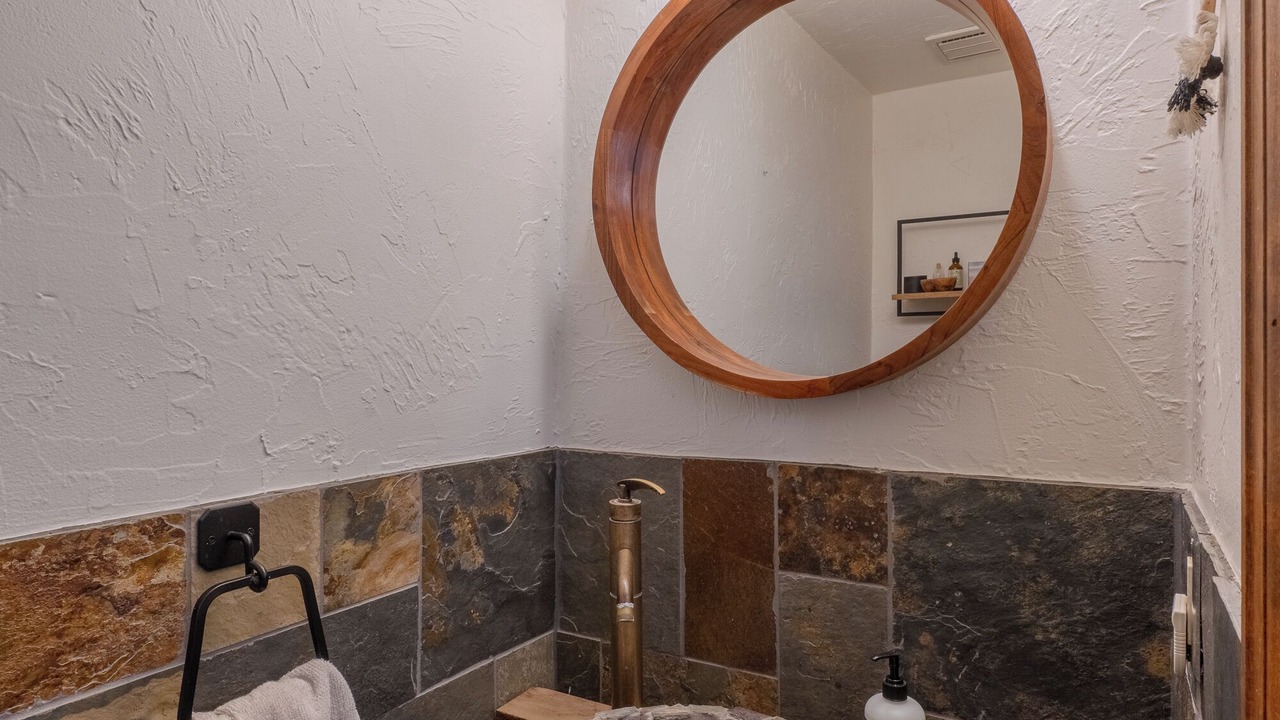 Photo of Bathroom in Golden