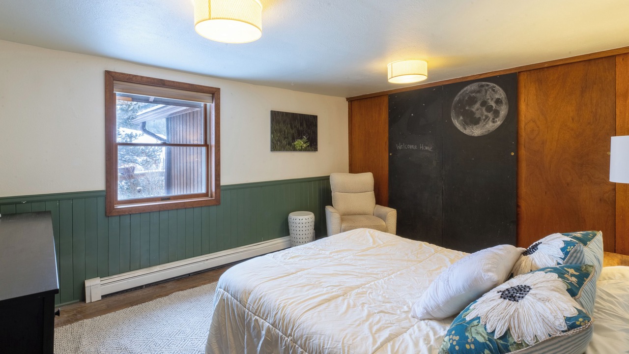 Photo of Bedroom in Golden
