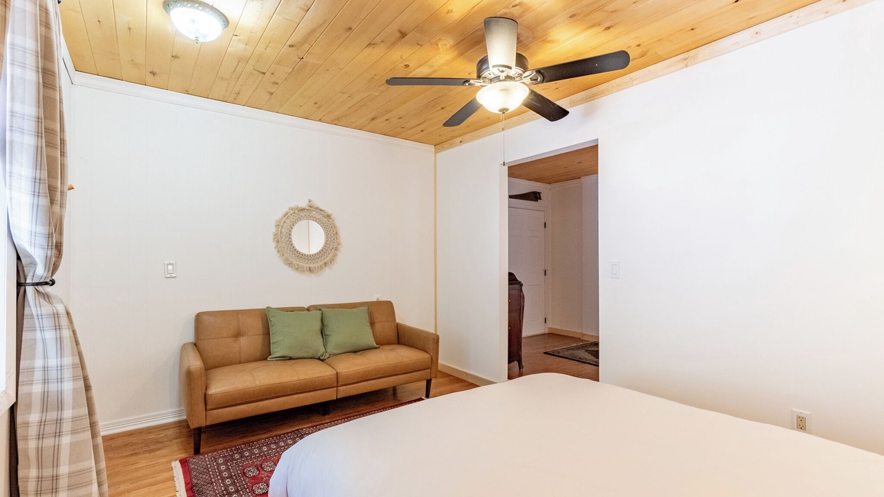 Photo of Bedroom in Villa Grove