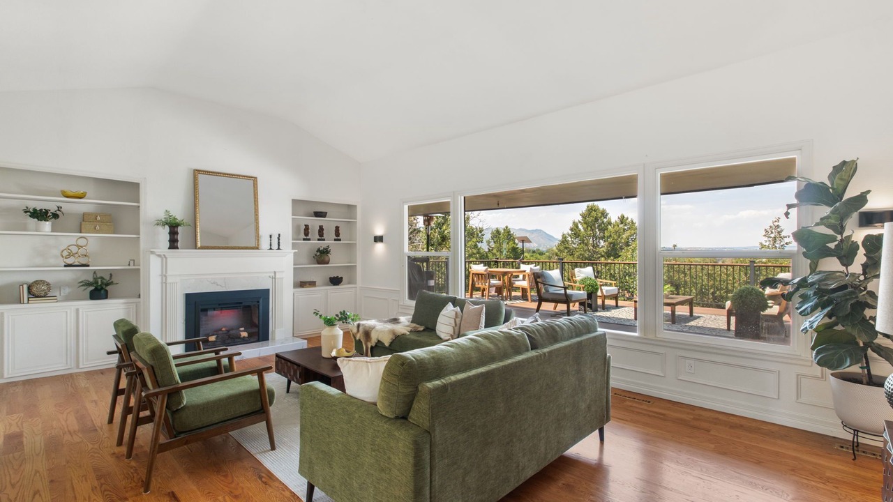 Photo of Livingroom in Skyway