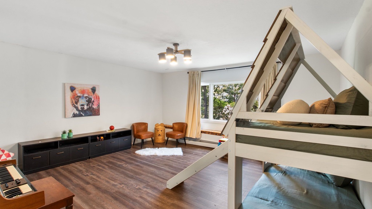 Photo of Bedroom in Skyway