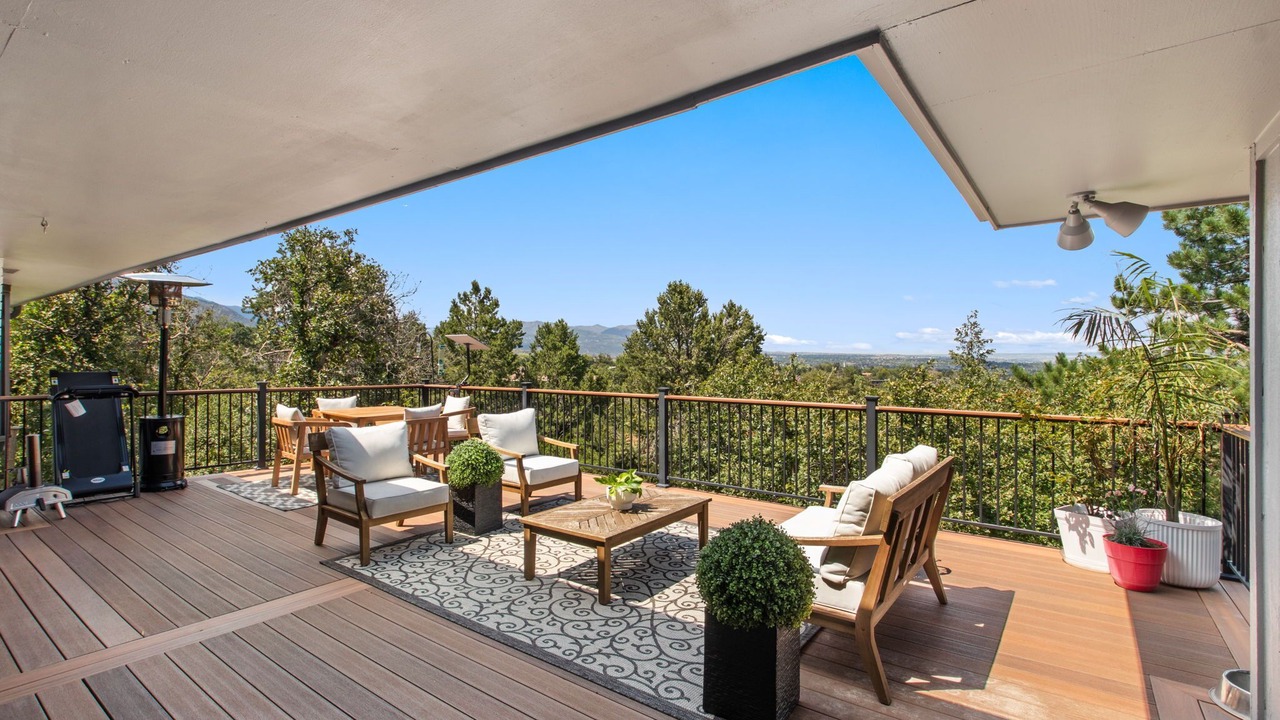 Photo of Patio Balcony in Skyway