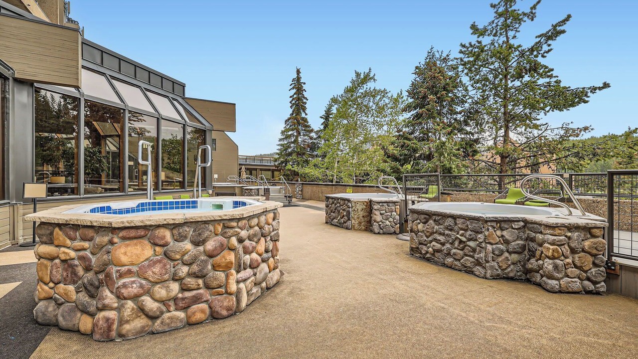Photo of Outdoor in Peak 9