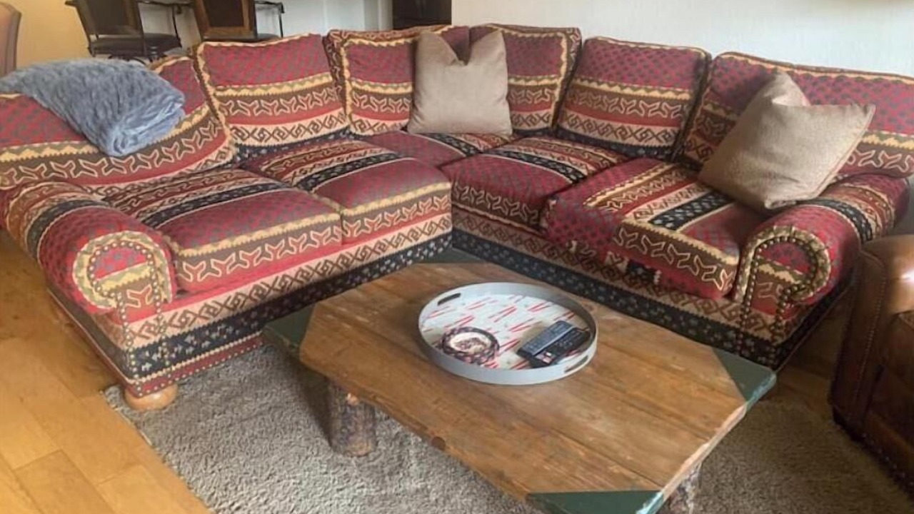 Photo of Livingroom in Edwards
