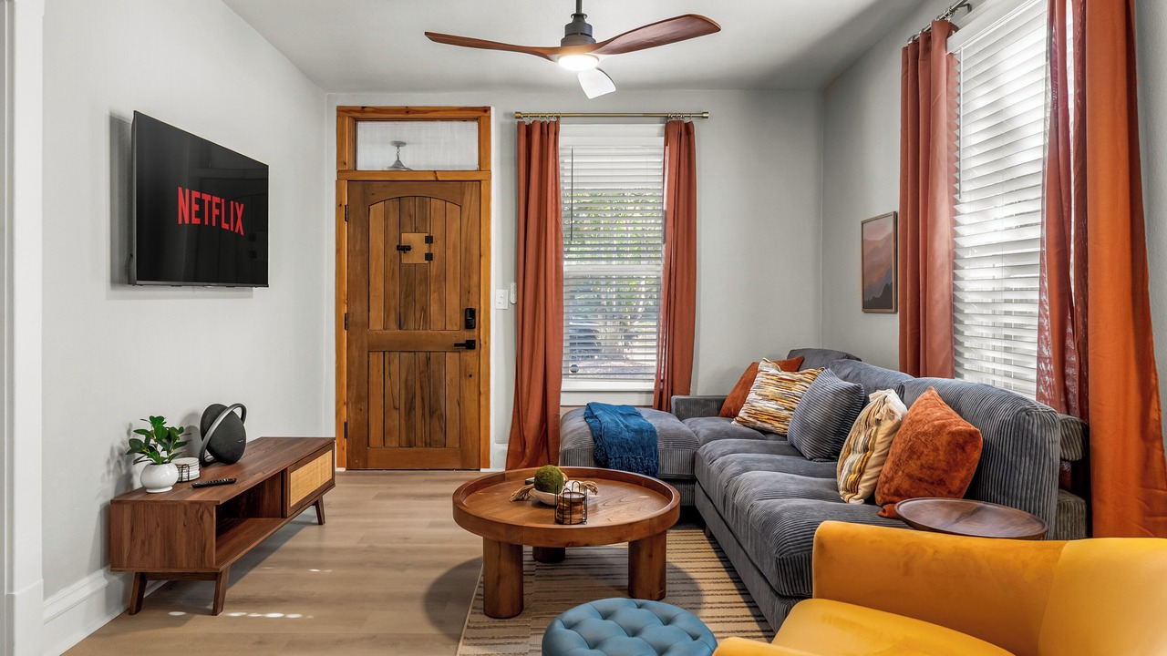 Photo of Livingroom in Northside