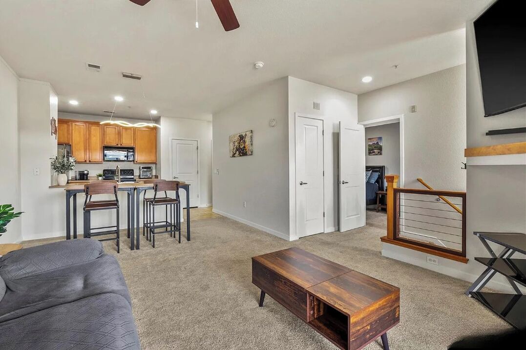 Photo of Livingroom in Northeast Park Hill