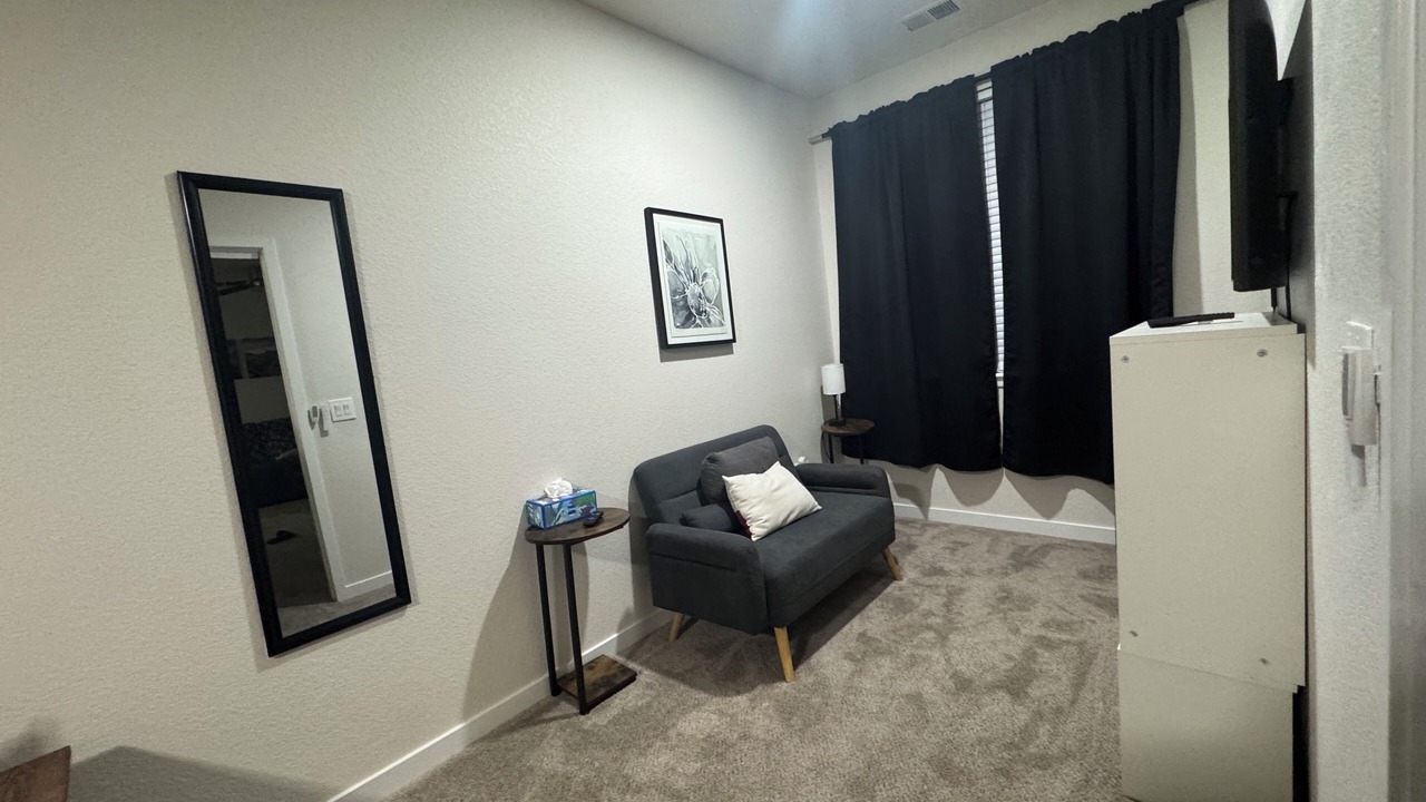Photo of Livingroom in Northeast Park Hill