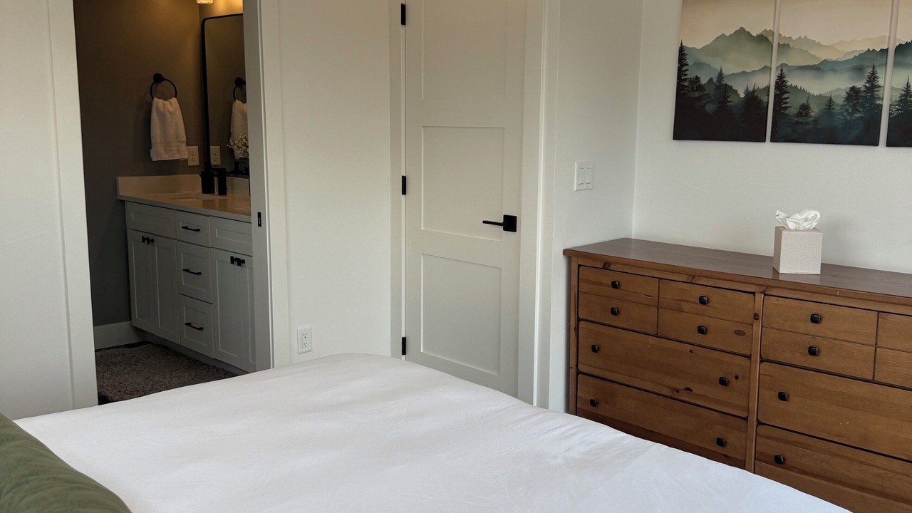 Photo of Bedroom in Jefferson Park