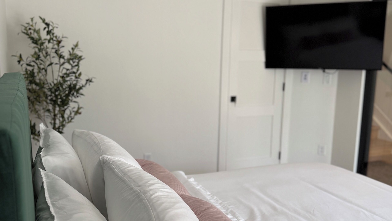 Photo of Bedroom in Jefferson Park
