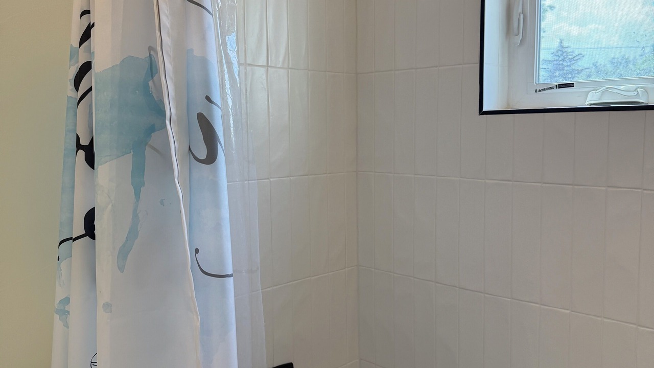 Photo of Bathroom in Jefferson Park