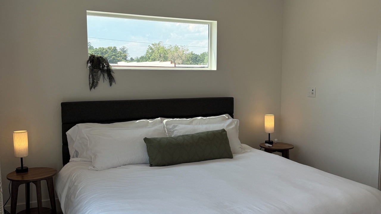 Photo of Bedroom in Jefferson Park