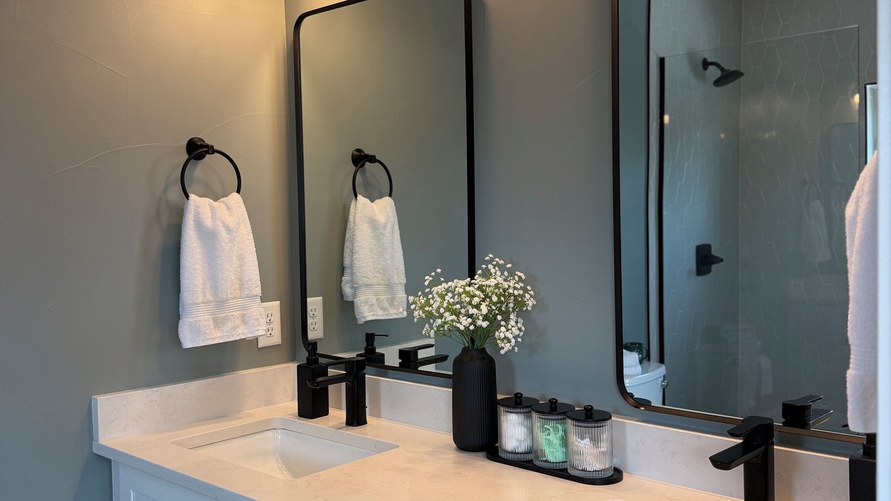 Photo of Bathroom in Jefferson Park