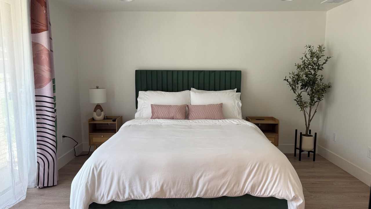 Photo of Bedroom in Jefferson Park