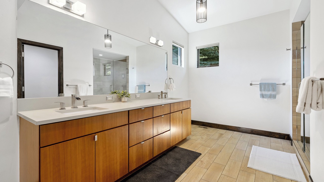 Photo of Bathroom in Edwards