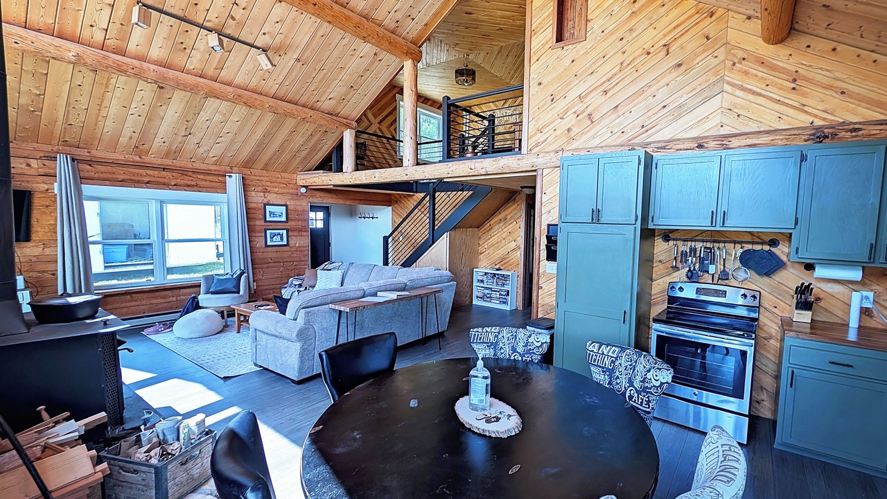 Photo of Livingroom in Pitkin