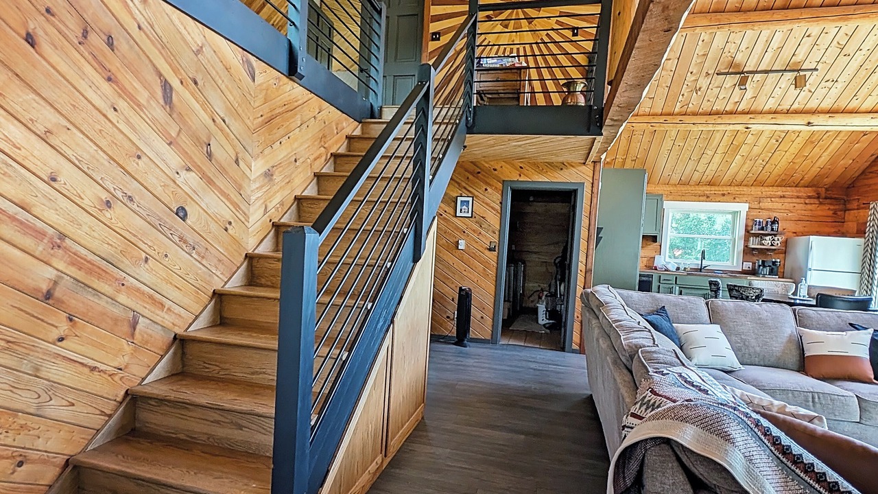 Photo of Livingroom in Pitkin