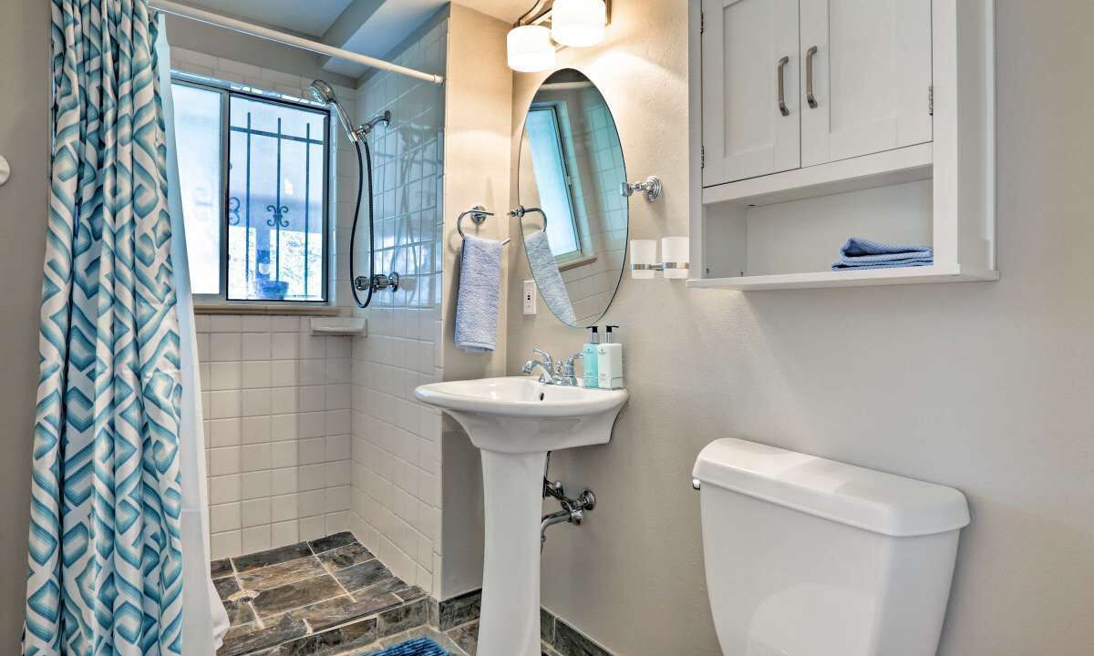 Photo of Bathroom in Foothills