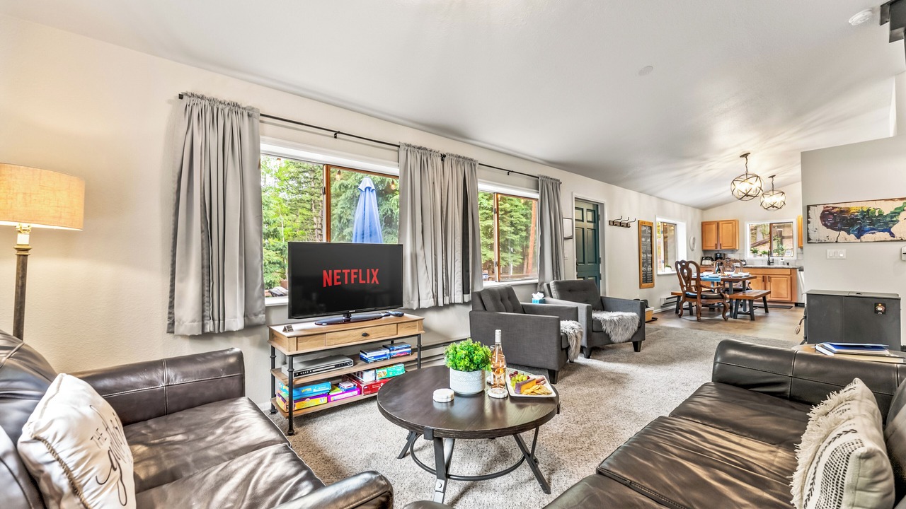 Photo of Livingroom in Divide