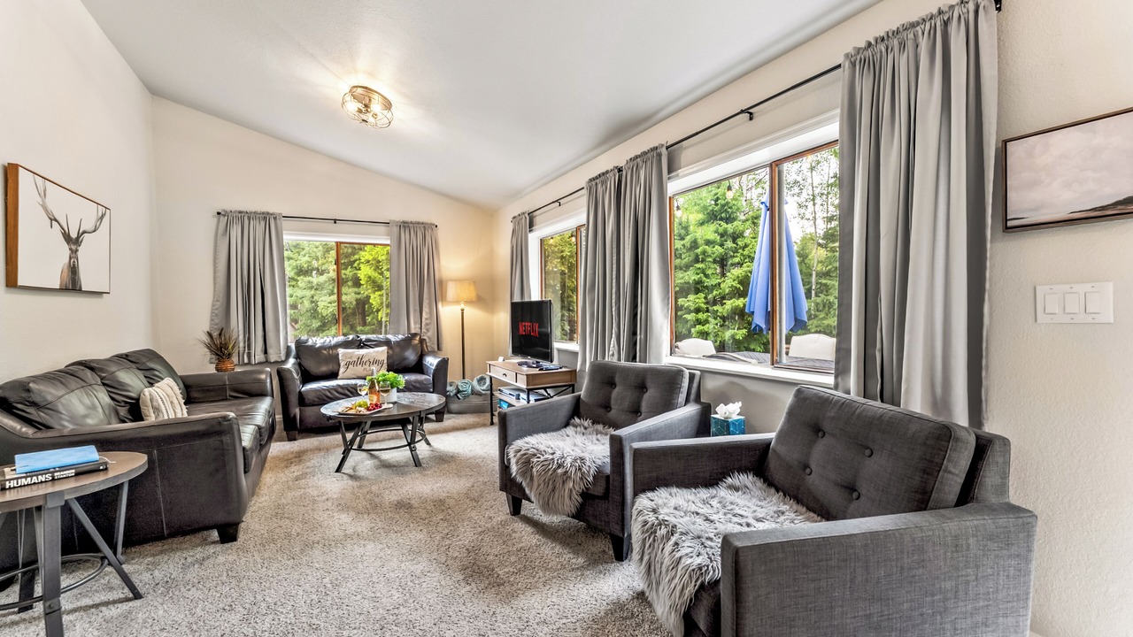 Photo of Livingroom in Divide