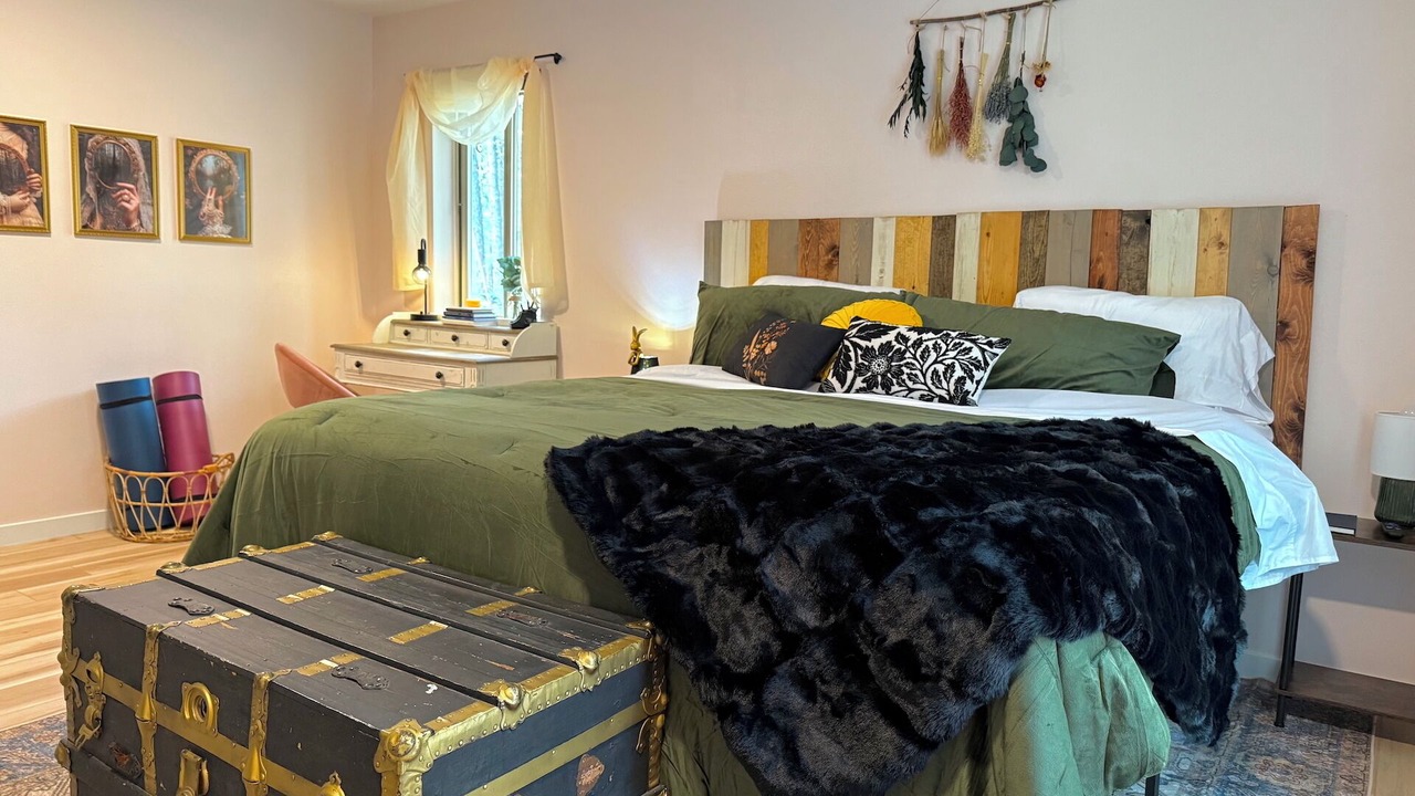 Photo of Bedroom in Forest Lakes