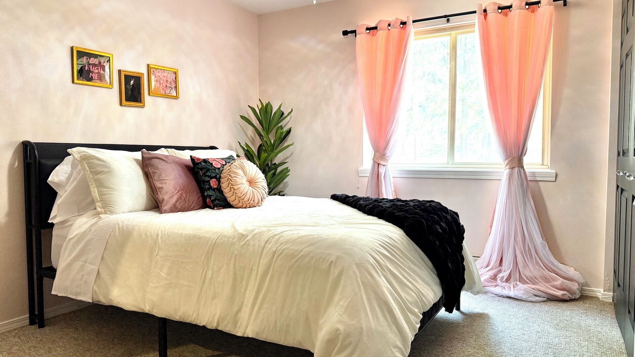 Photo of Bedroom in Forest Lakes