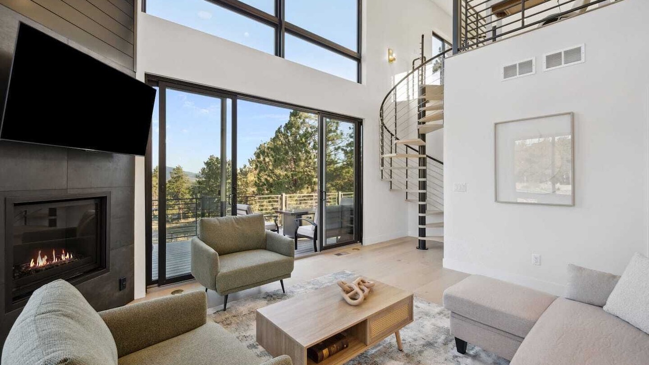 Photo of Livingroom in Bailey