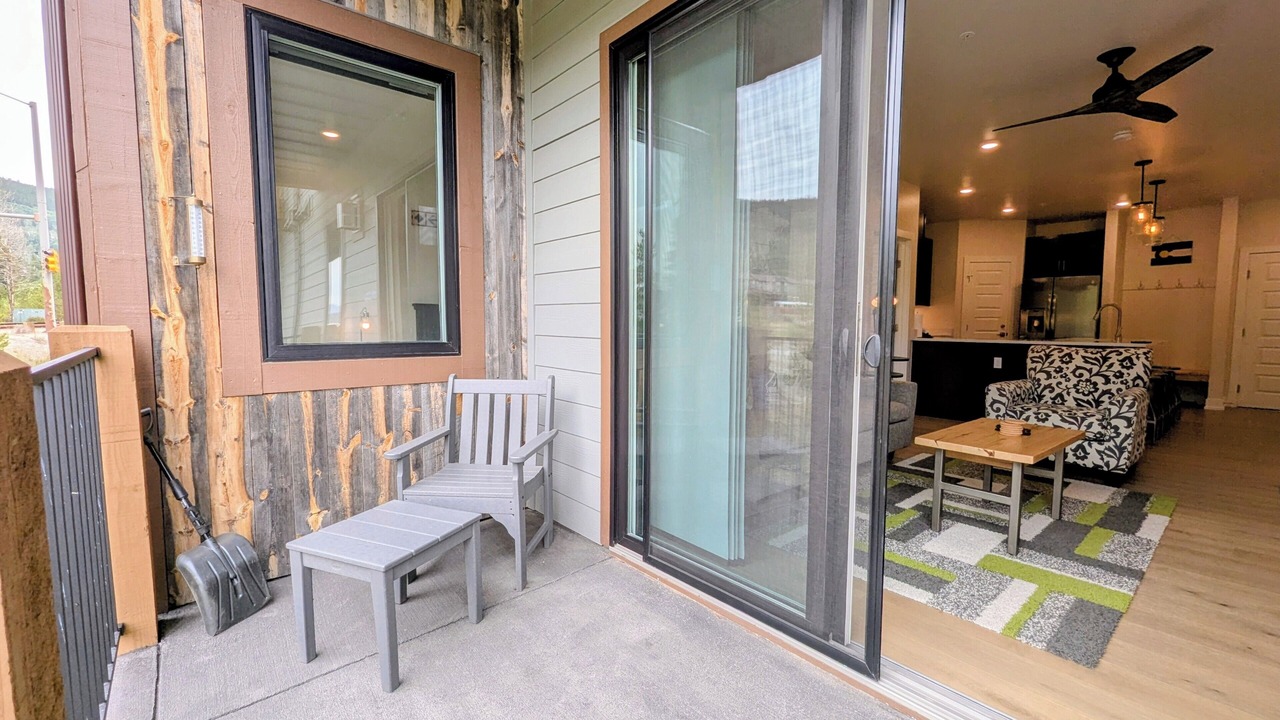 Photo of Patio Balcony in Lakeside Village