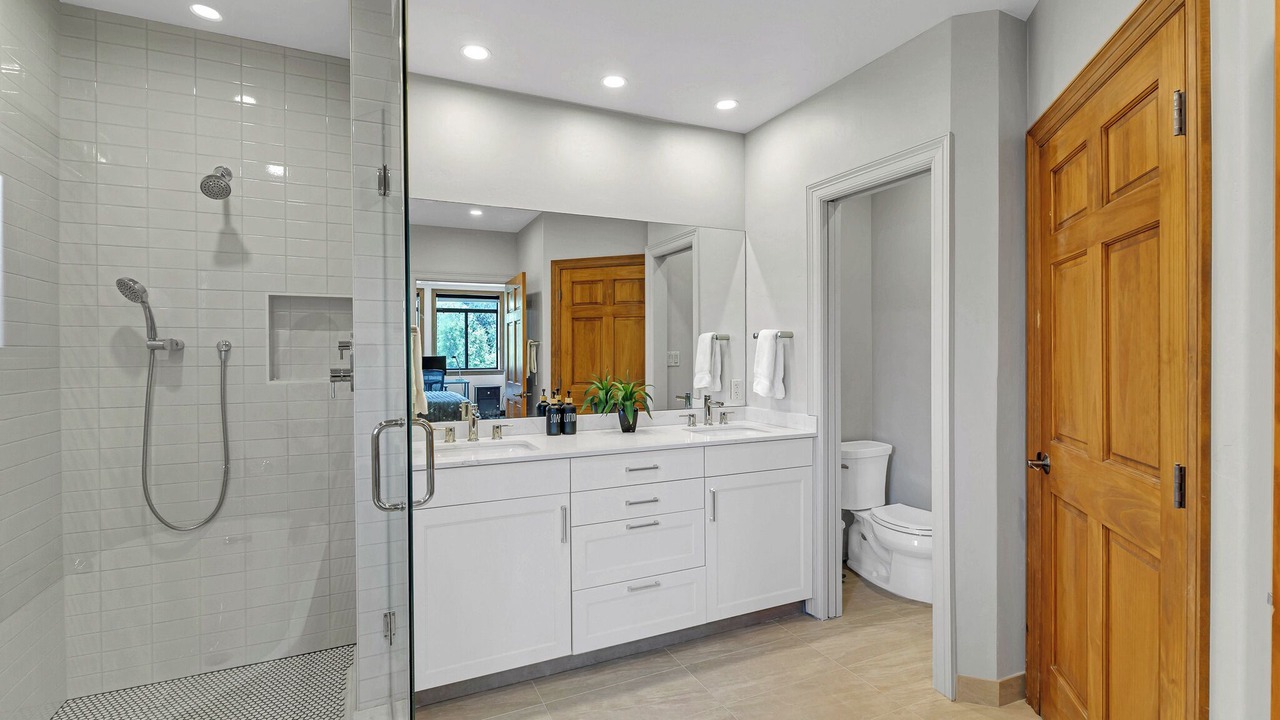 Photo of Bathroom in Edwards