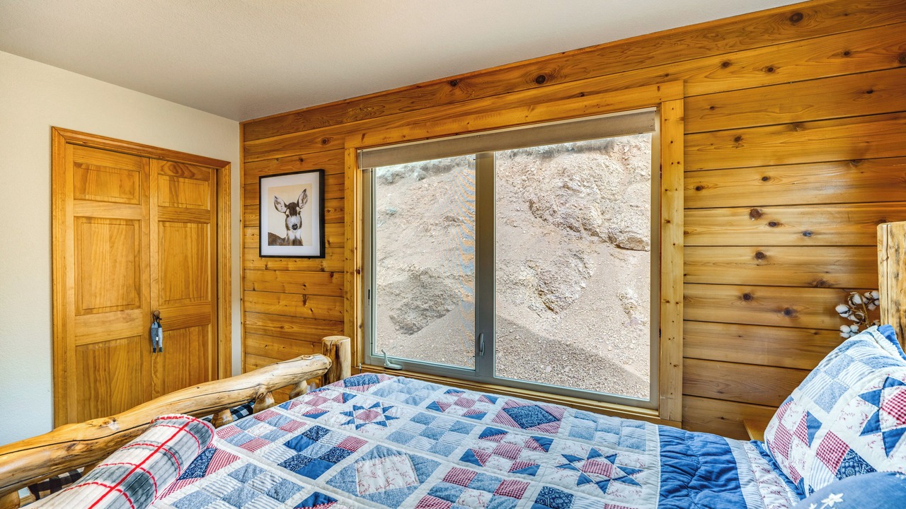 Photo of Bedroom in Spring Valley