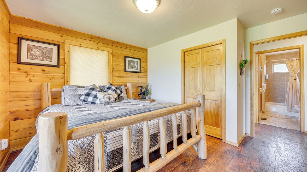 Photo of Bedroom in Spring Valley