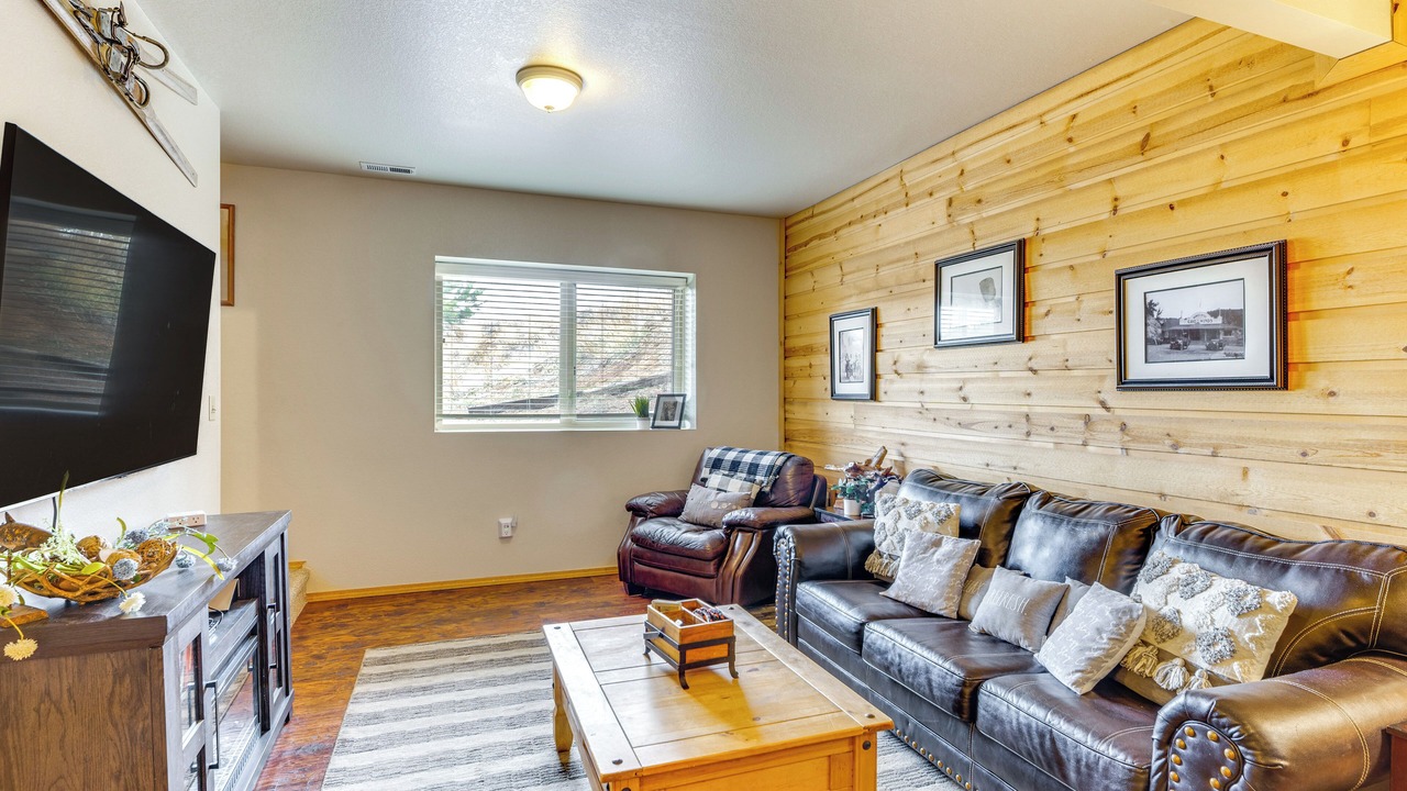 Photo of Livingroom in Spring Valley