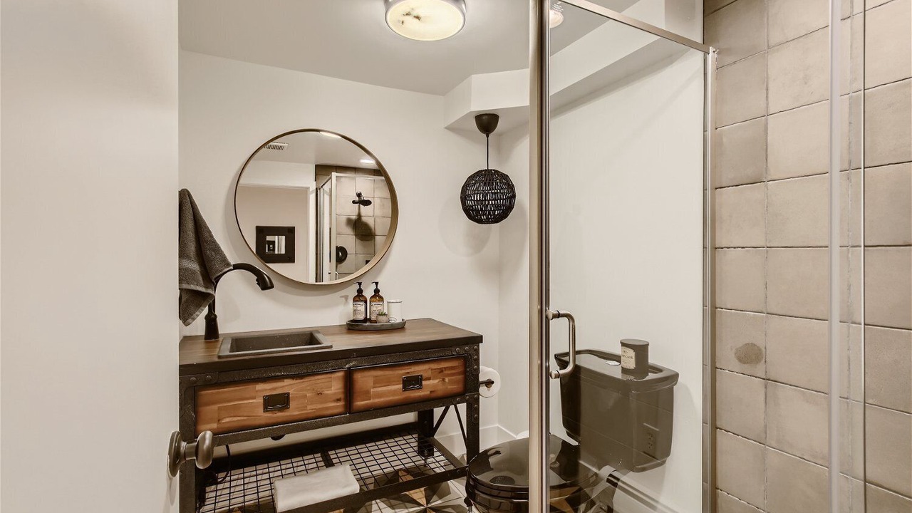 Photo of Bathroom in Applewood West