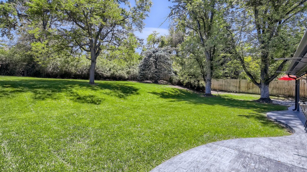 Photo of Outdoor in Applewood West