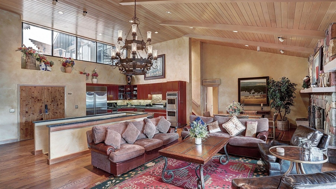 Photo of Livingroom in Vail