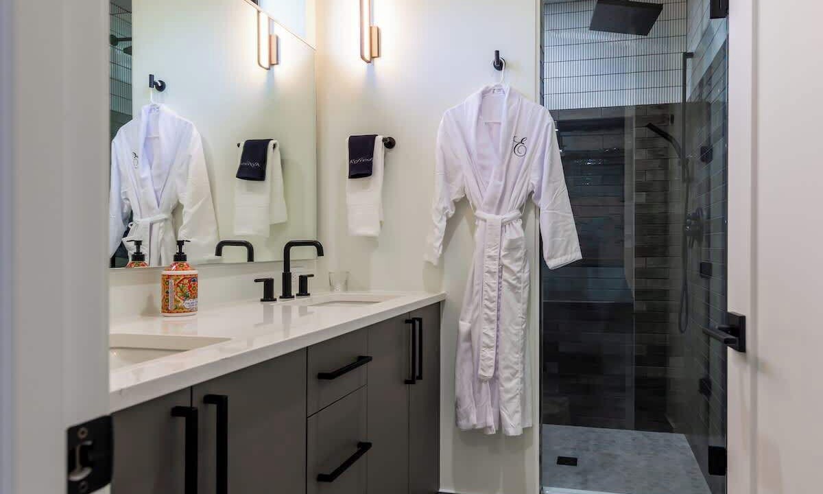 Photo of Bathroom in Rendezvous