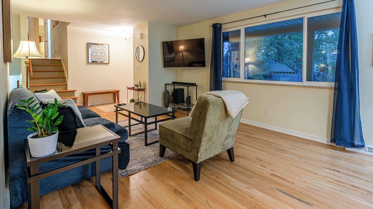 Photo of Livingroom in Gunbarrel