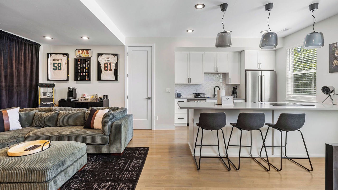 Photo of Livingroom in University Hills