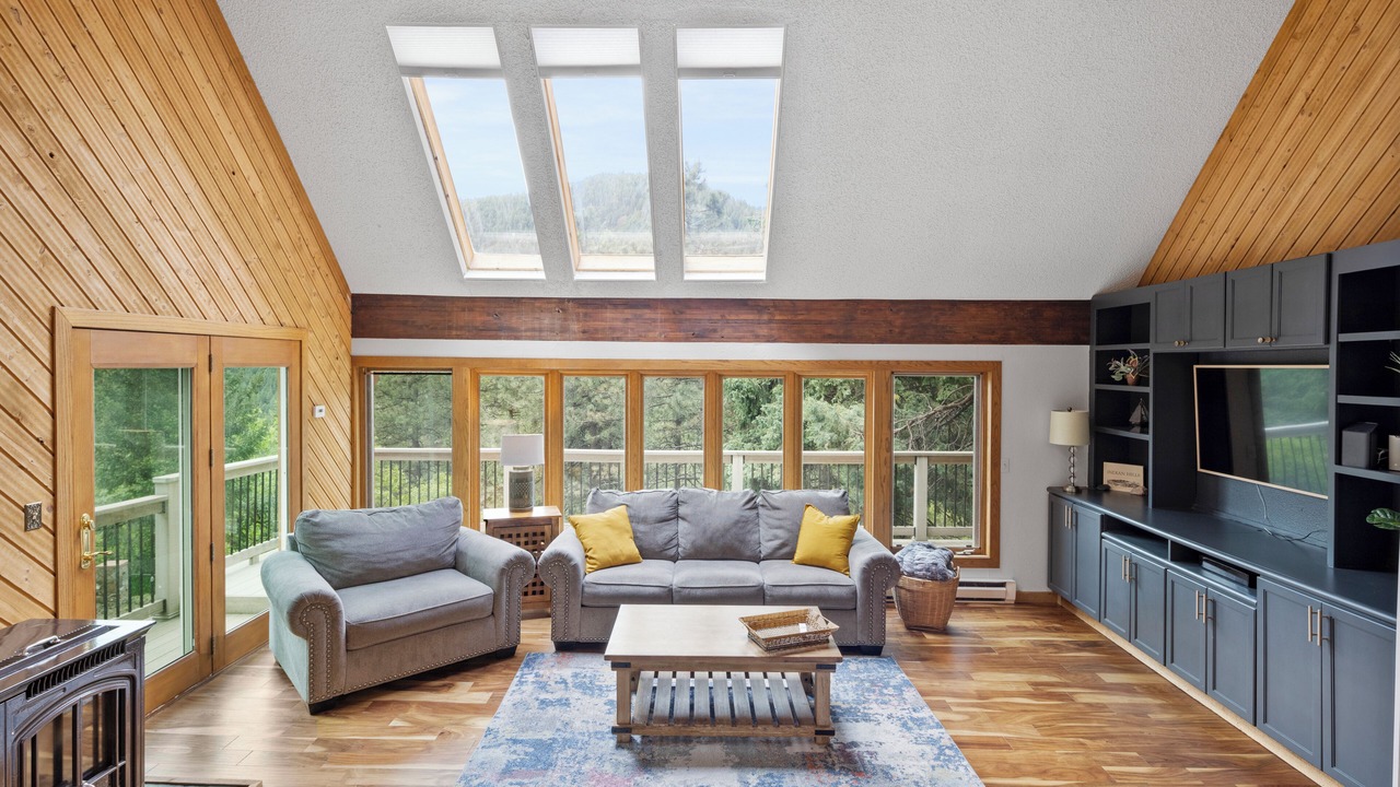 Photo of Livingroom in Indian Hills