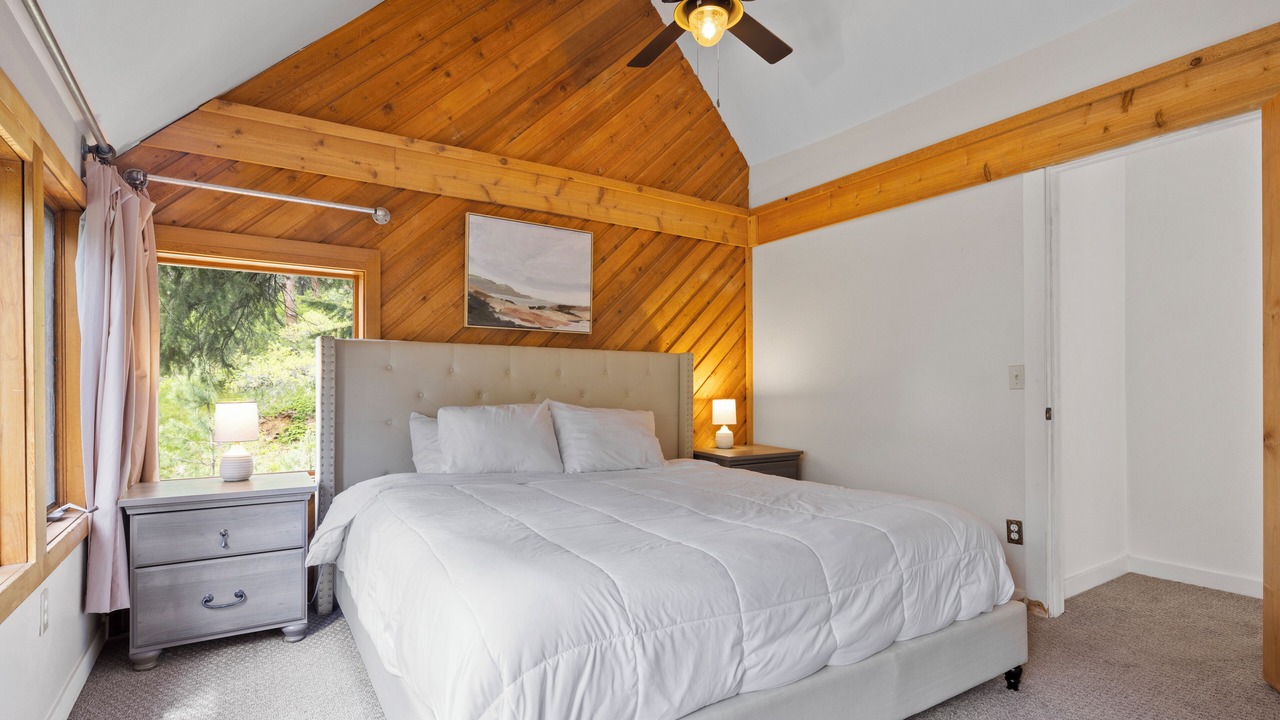 Photo of Bedroom in Indian Hills