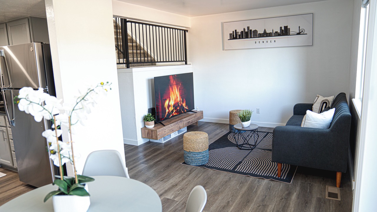 Photo of Livingroom in Aurora