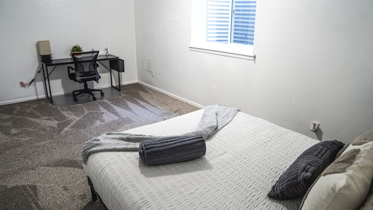 Photo of Bedroom in Aurora