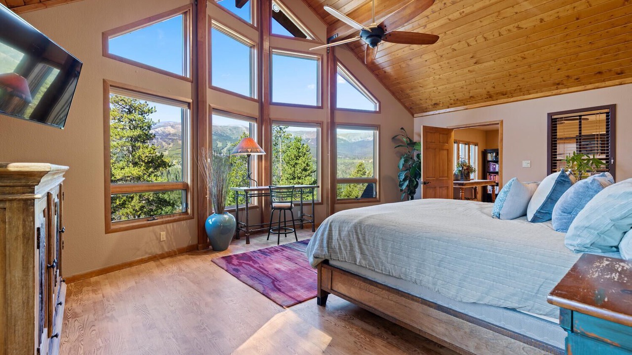Photo of Bedroom in Forest Hills