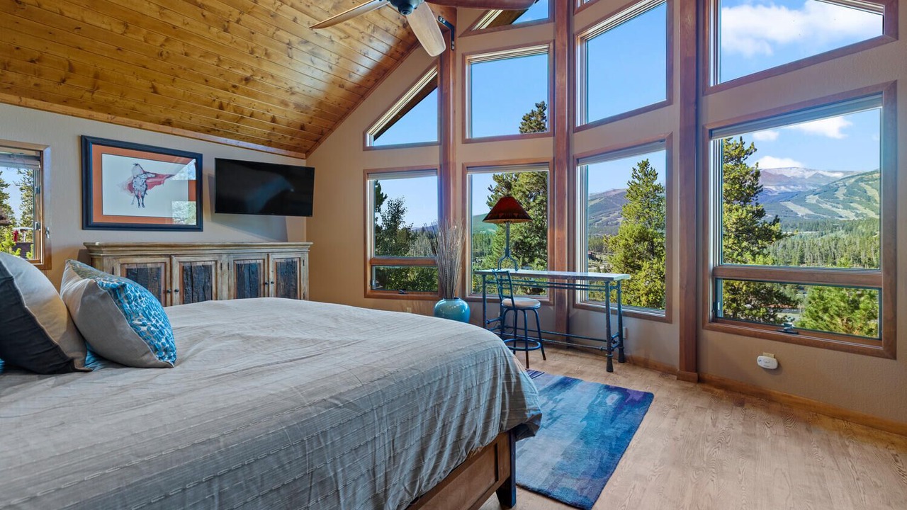 Photo of Bedroom in Forest Hills