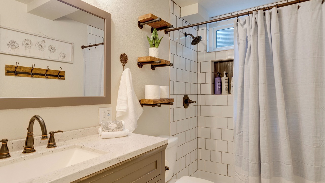 Photo of Bathroom in Barths
