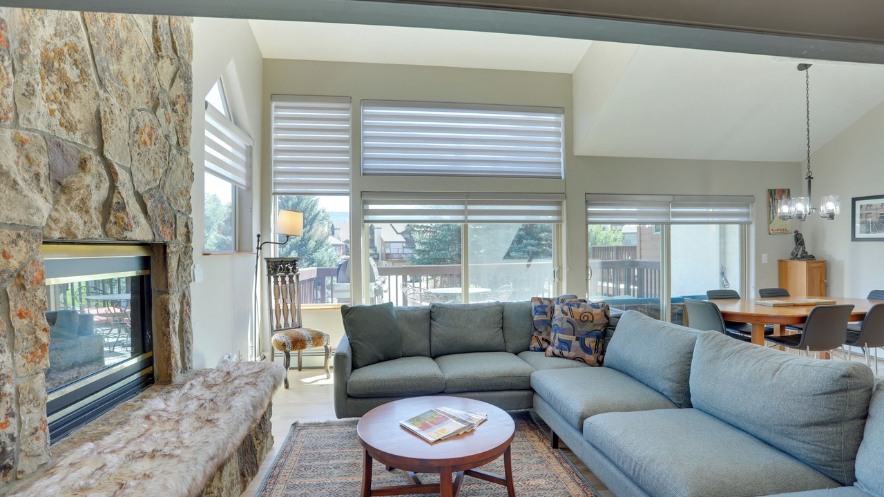 Photo of Livingroom in Edwards