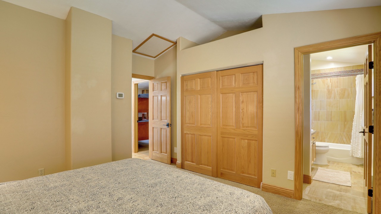 Photo of Bedroom in Edwards