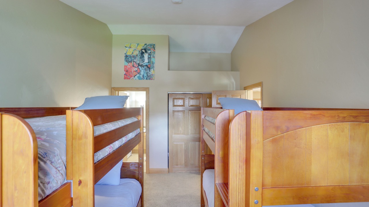 Photo of Bedroom in Edwards