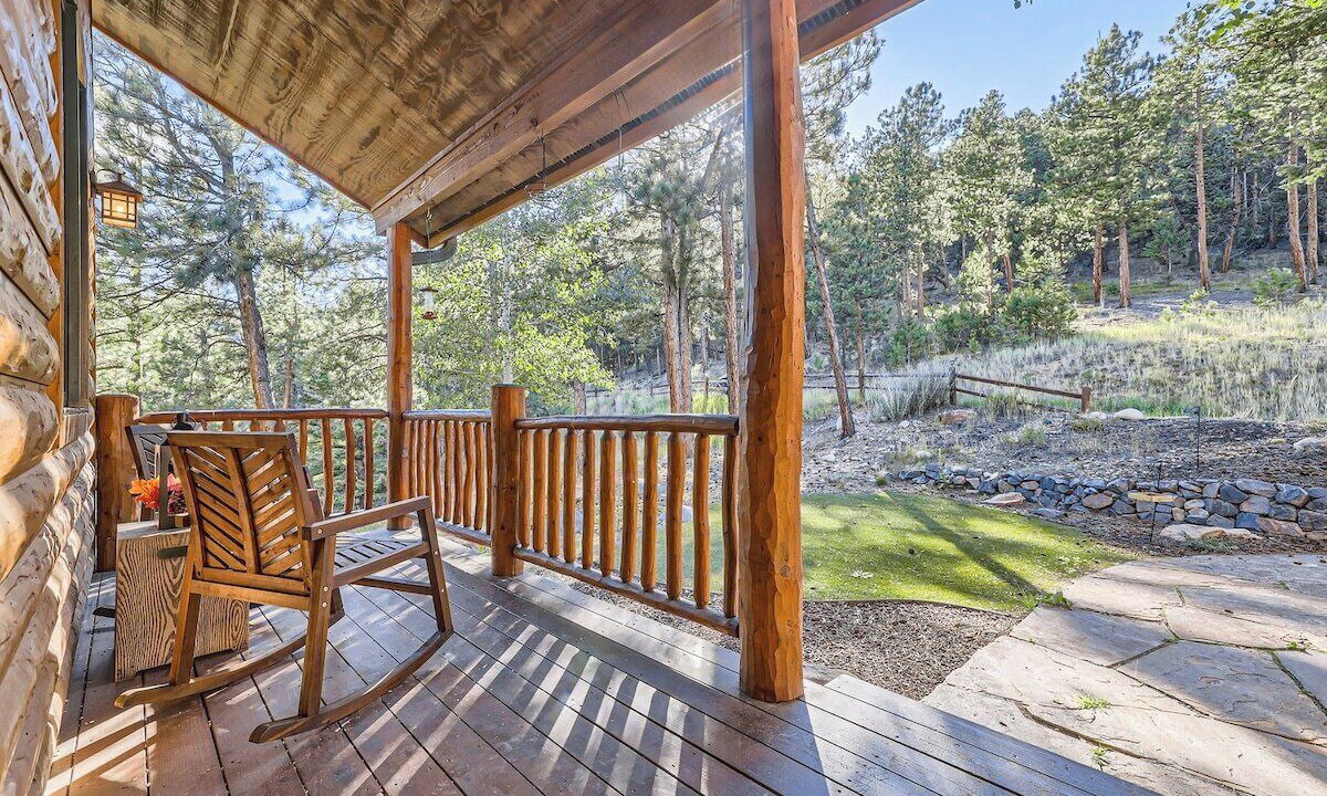 Photo of Patio Balcony in Shadow Mountain