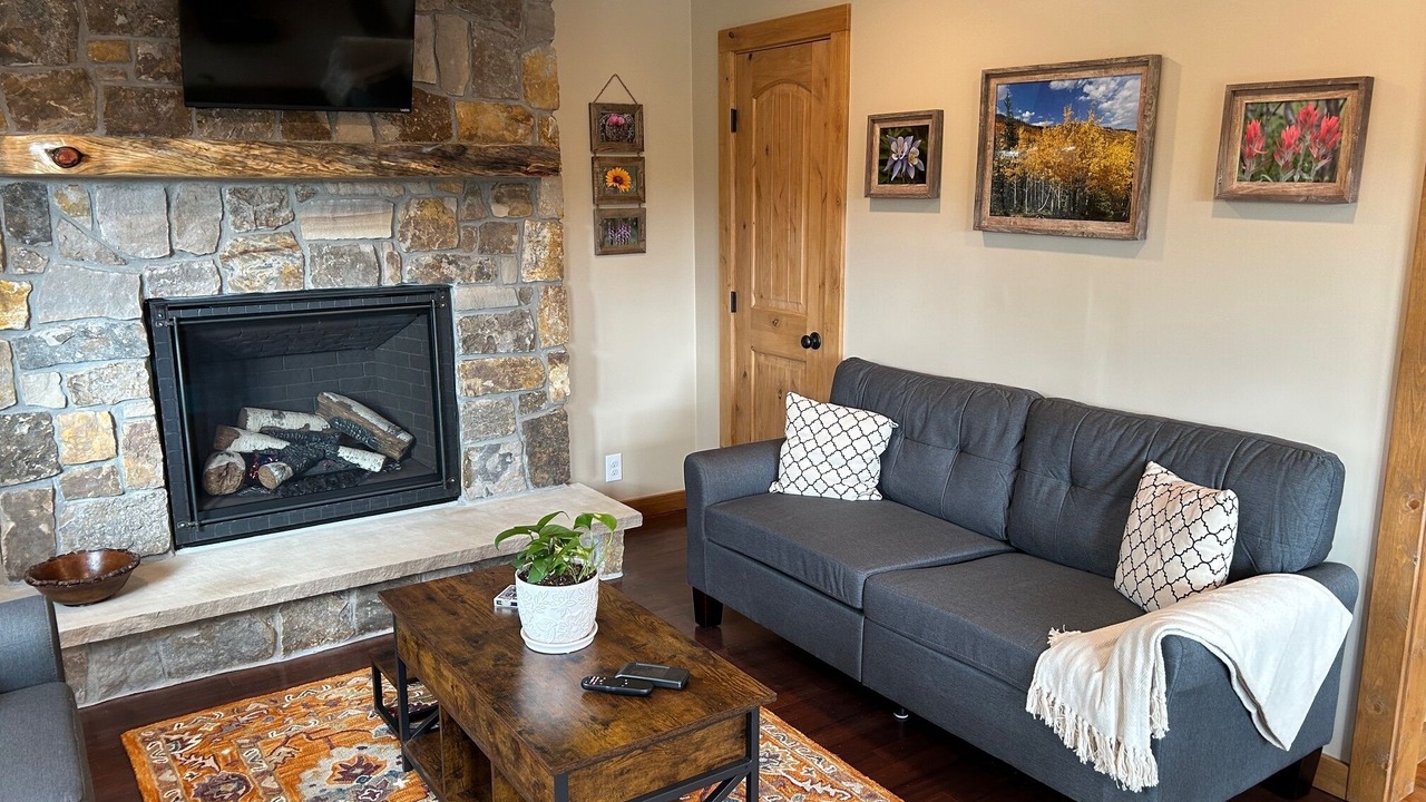 Photo of Livingroom in Conifer