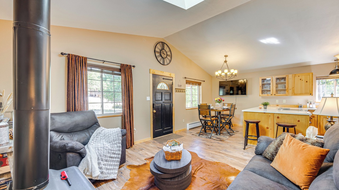 Photo of Livingroom in Lake George
